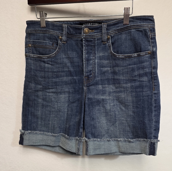 Liverpool Jeans Company The Keeper Boyfriend Frayed Denim Short Womens Size 8/29 - Picture 10 of 11